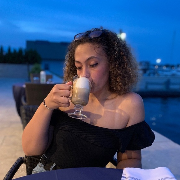 Meet your Posher, Samantha - Picture 2 of 4